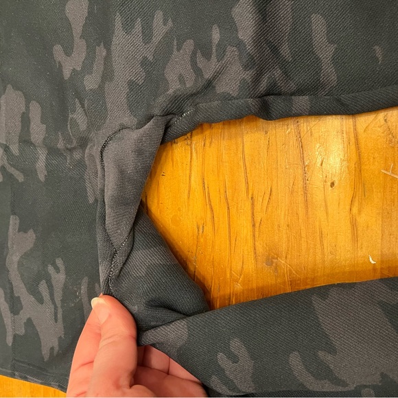 Spanx Look At Me Now Camo Leggings - Picture 10 of 14